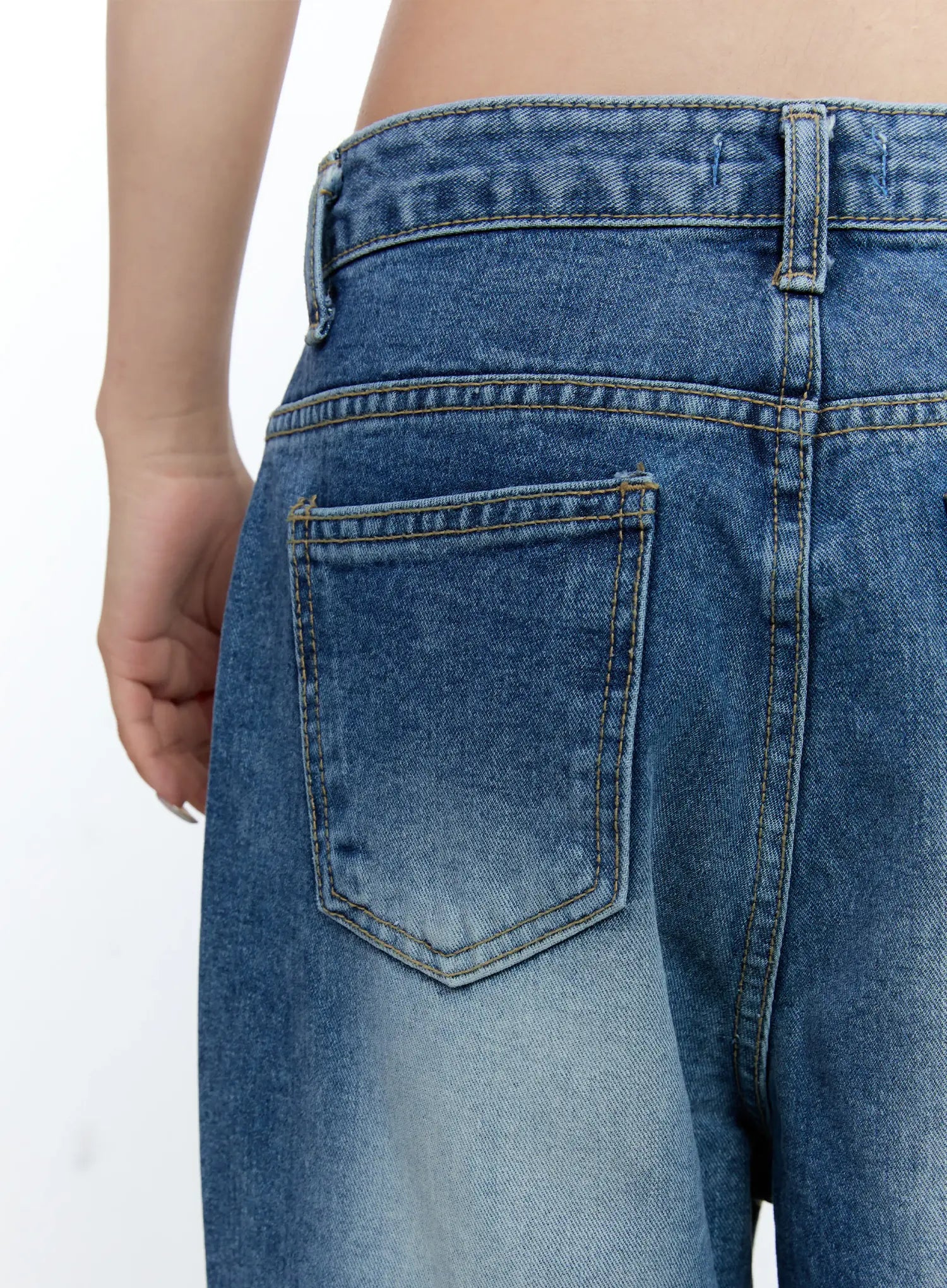 Dabin Classic Straight-Fit Denim Jeans CL530