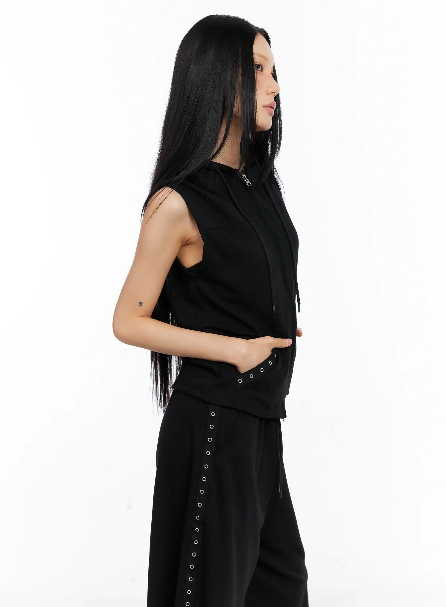 Eyelet Hooded Vest Zip-Up CL529