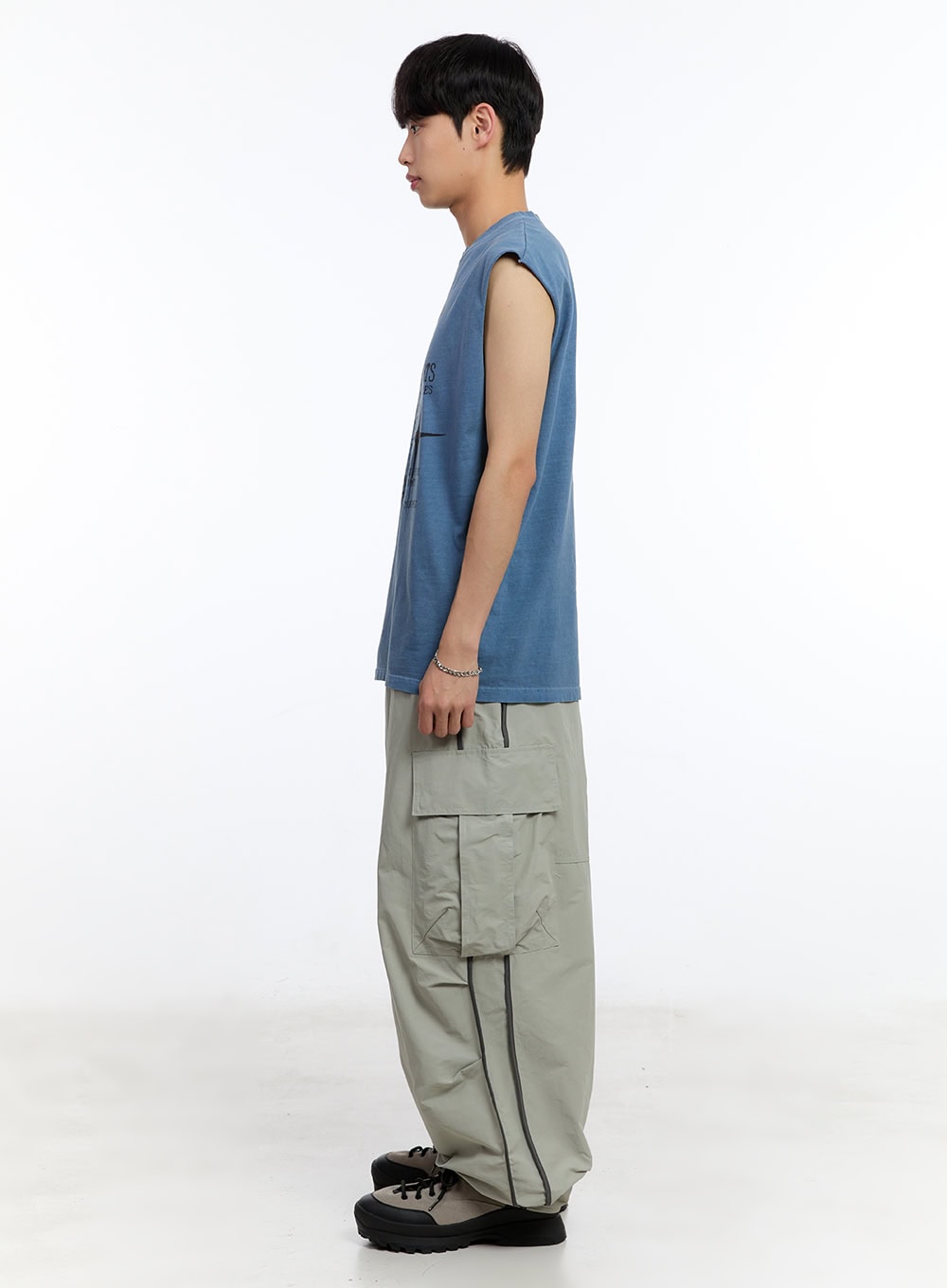 Men's Cargo Balloon-Fit Windbreaker Pants IY530