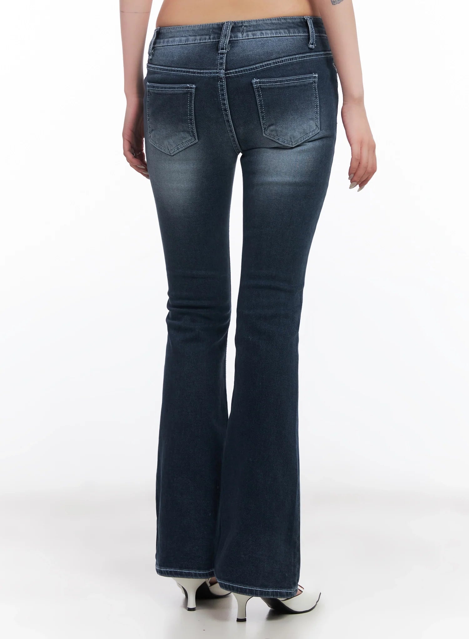 Xinyu Low-Rise Flared Denim Pants  IC503