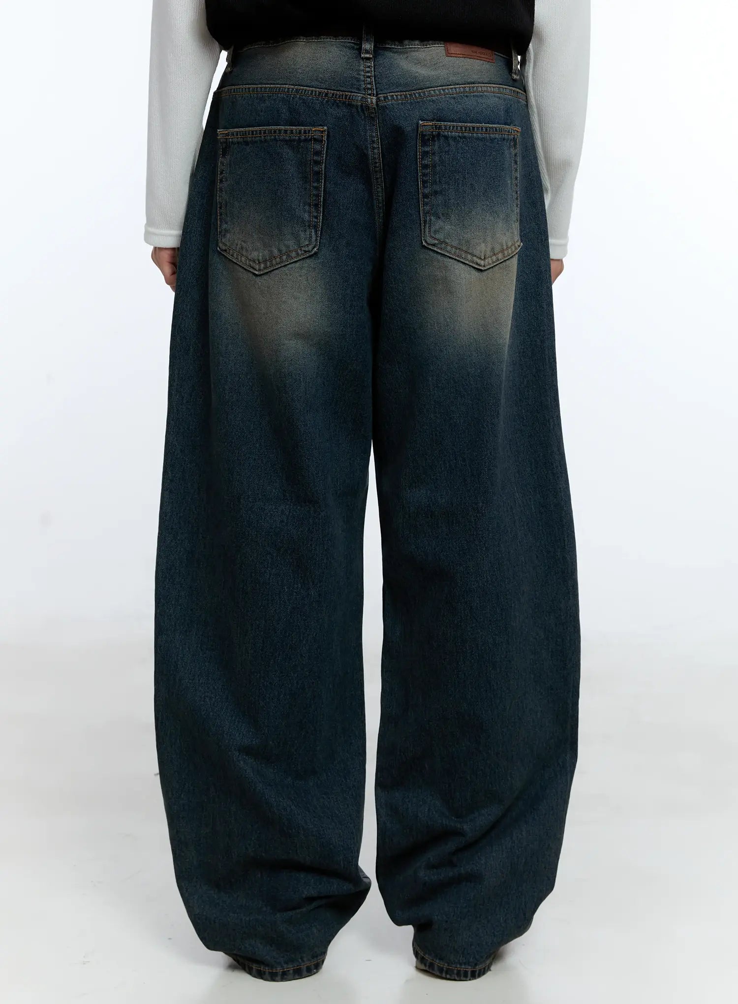 Men's Wide Fit Deep Wash Denim Jeans IG519