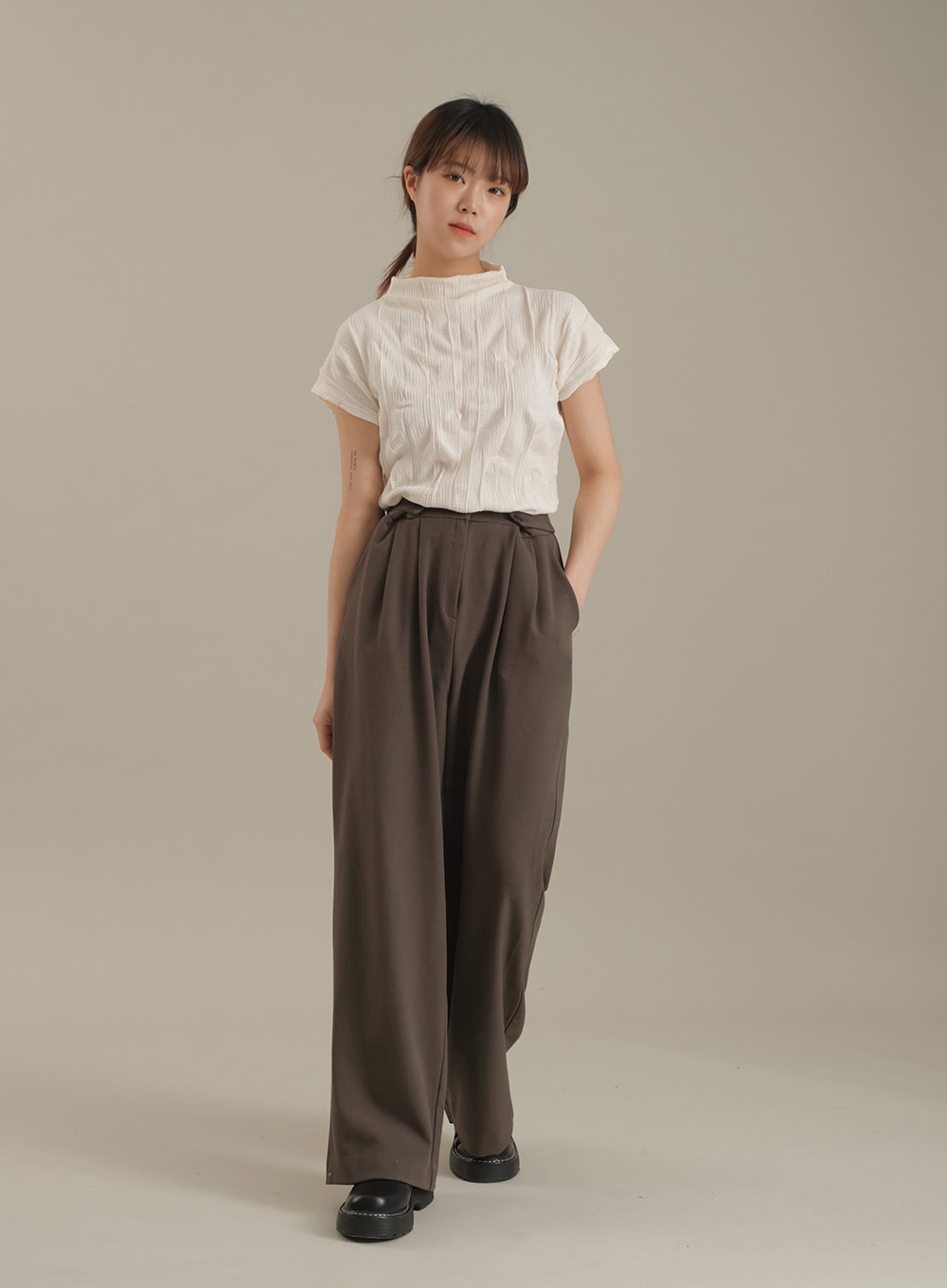 Wrinkle Short Sleeve Turtleneck Top