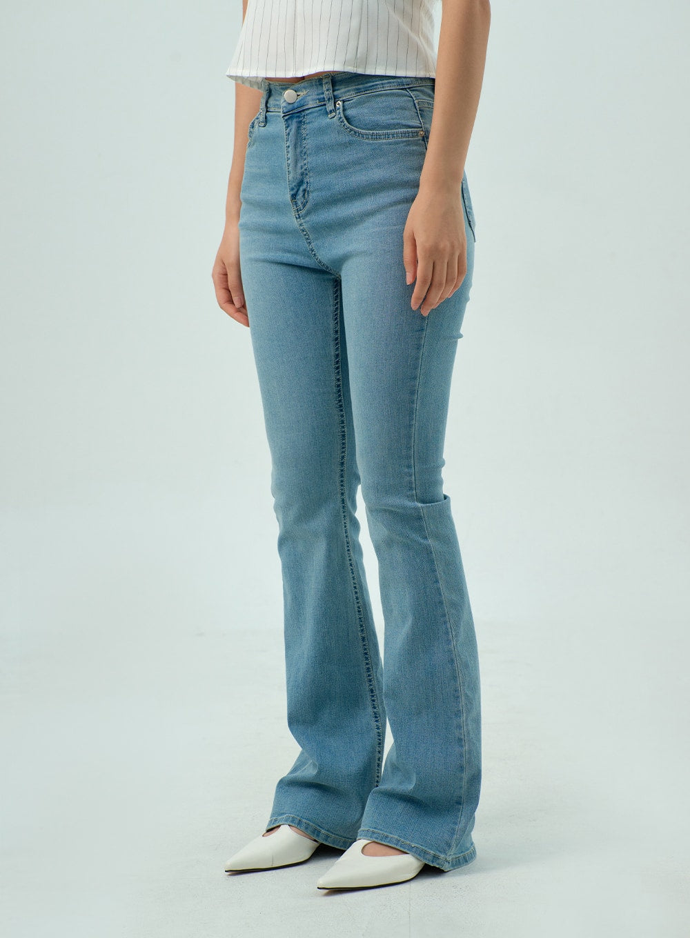 Light Wash Bootcut Jeans CY330