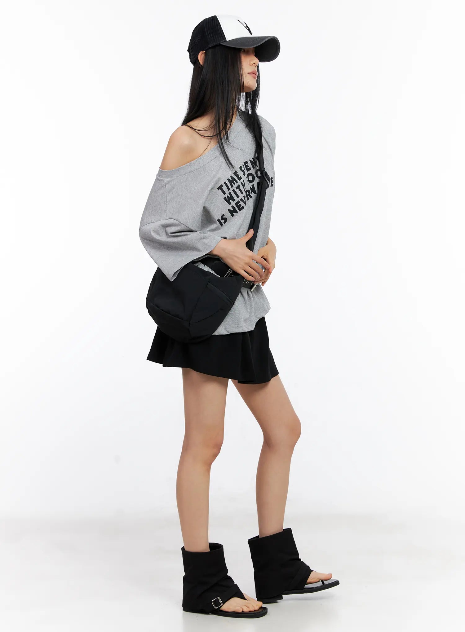 Off-Shoulder Relaxed-Fit Graphic Tee CL530