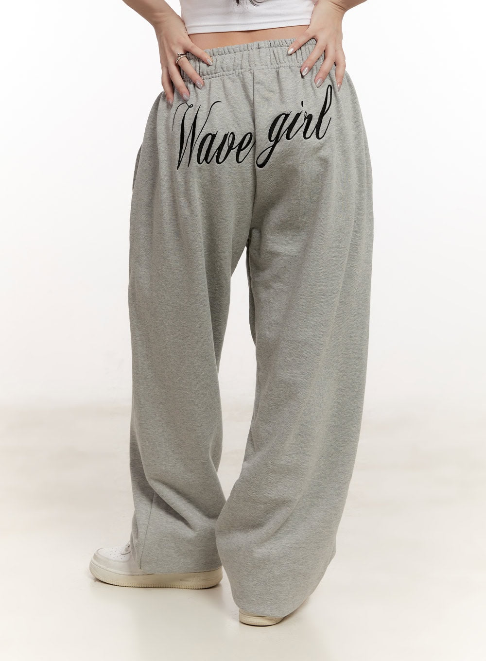 Embroidered Wide-Leg Sweatpants CM507