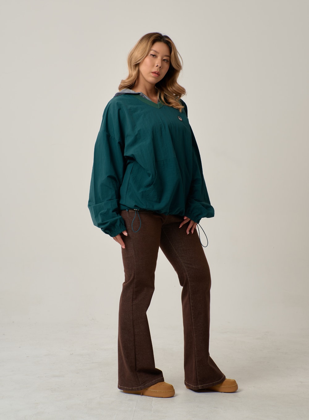 V-Neck Patch Sweatshirt IN22