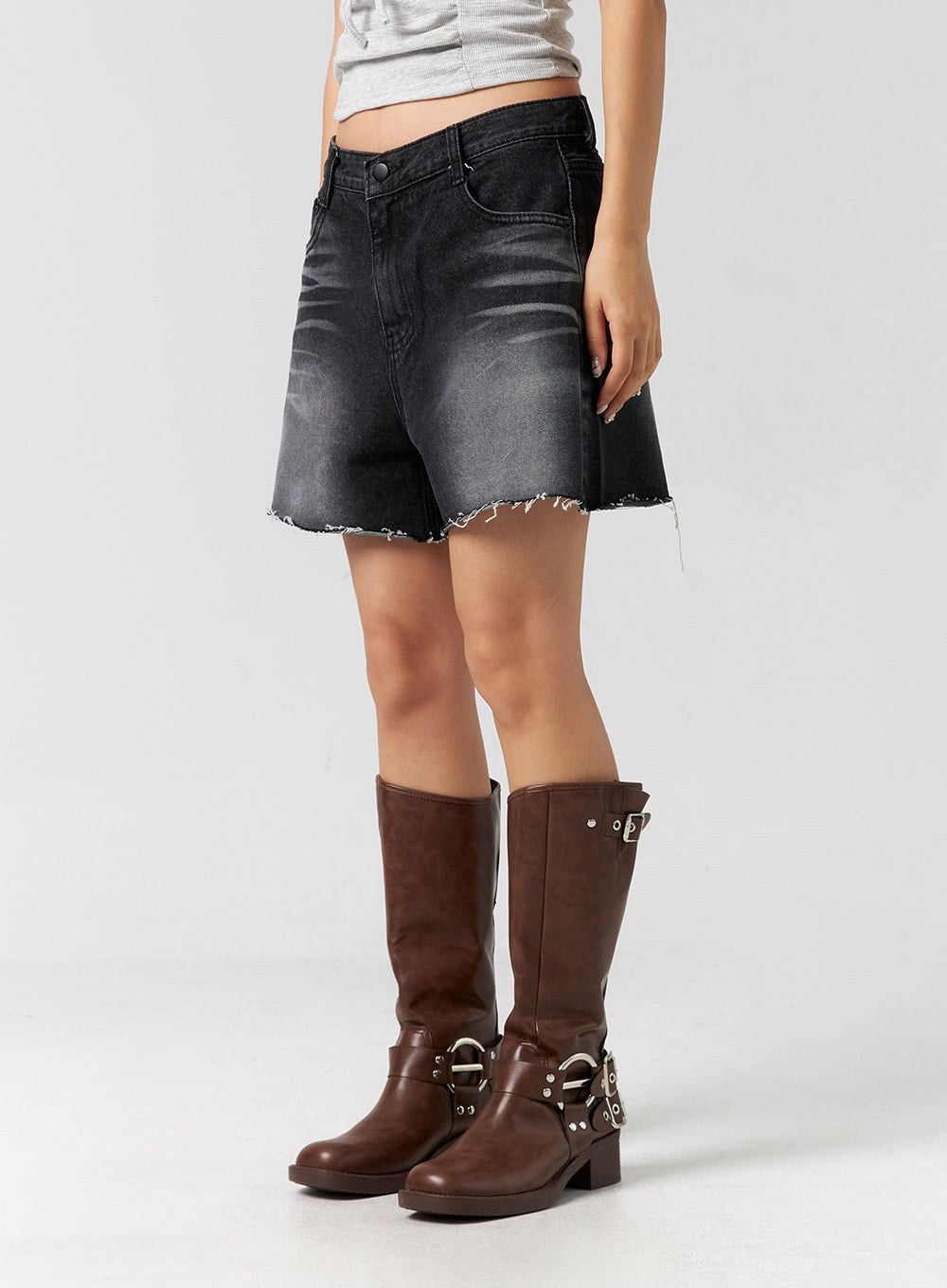 Low Rise Wide Denim Shorts CG302