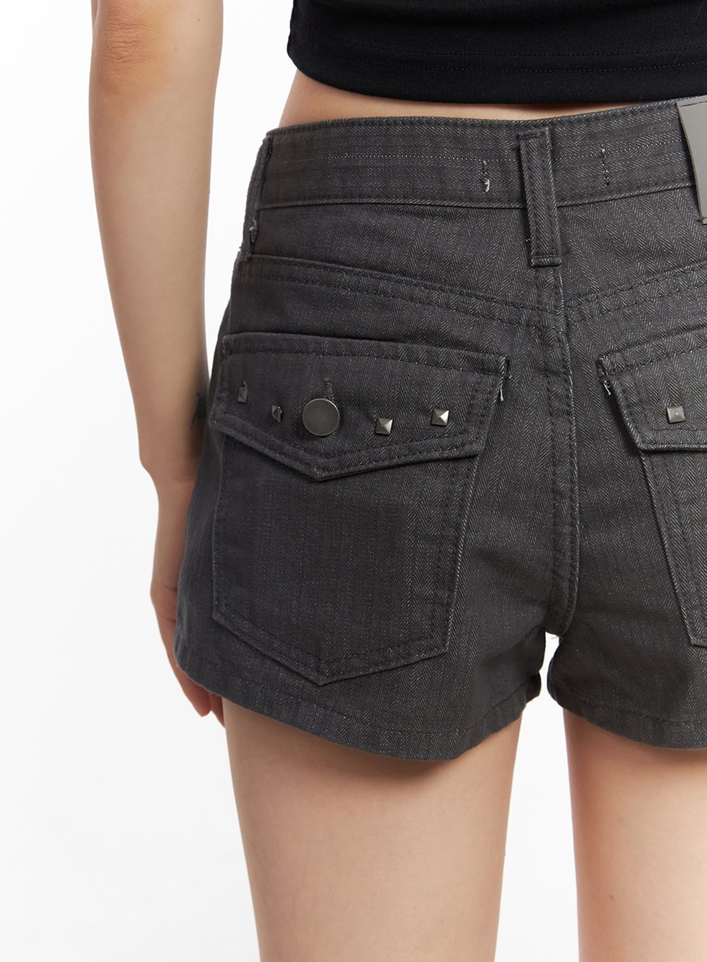 Fade-Free Denim Studded Shorts CY512