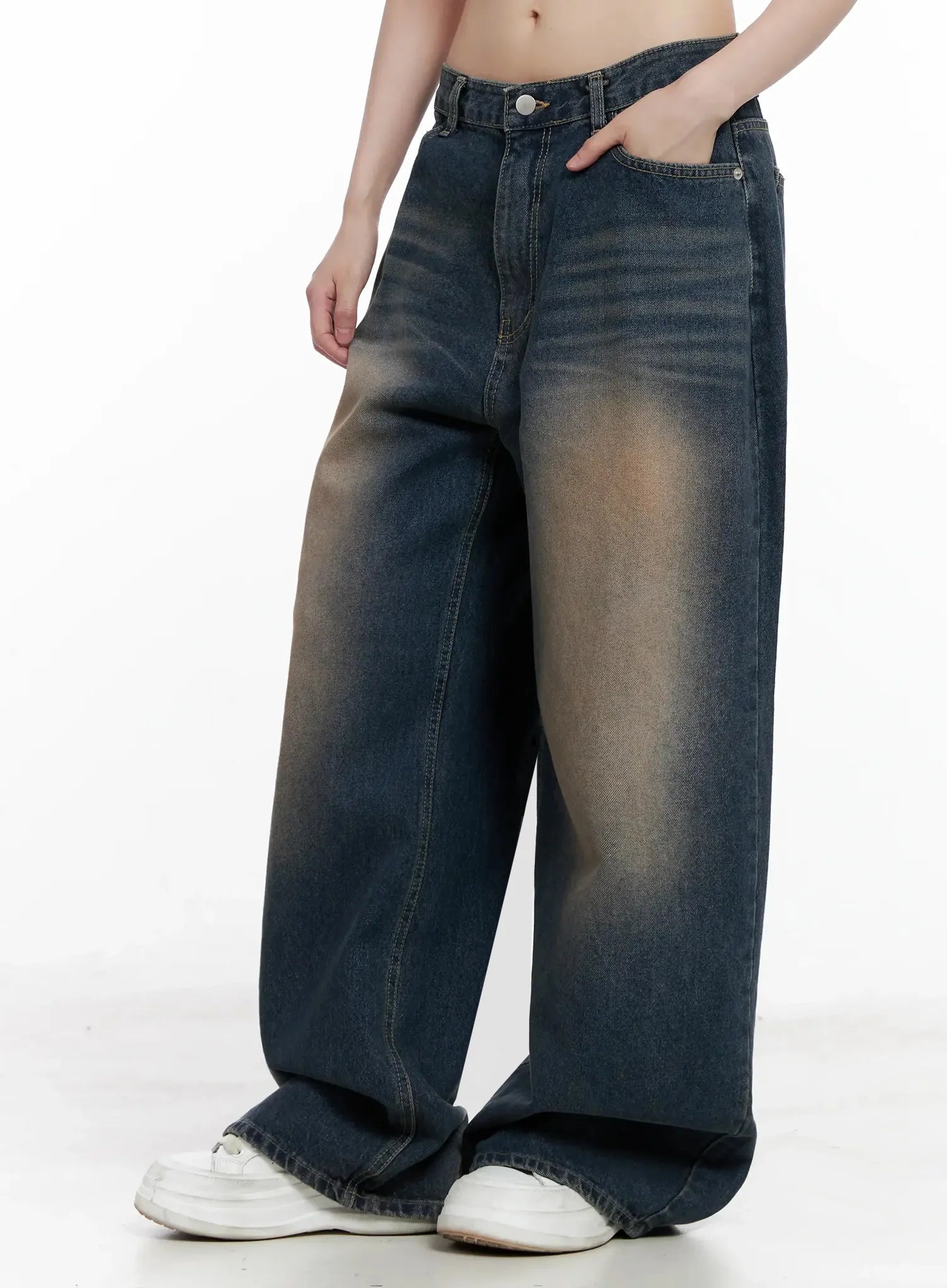 Solji Acid Washed Wide-Leg Jeans IL531