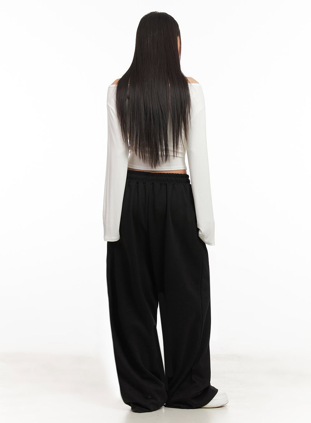 Essential Off-Shoulder Long-Sleeve Crop Top IM524