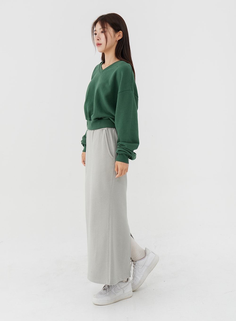 Basic V-Neck Cropped Sweatshirt IG24