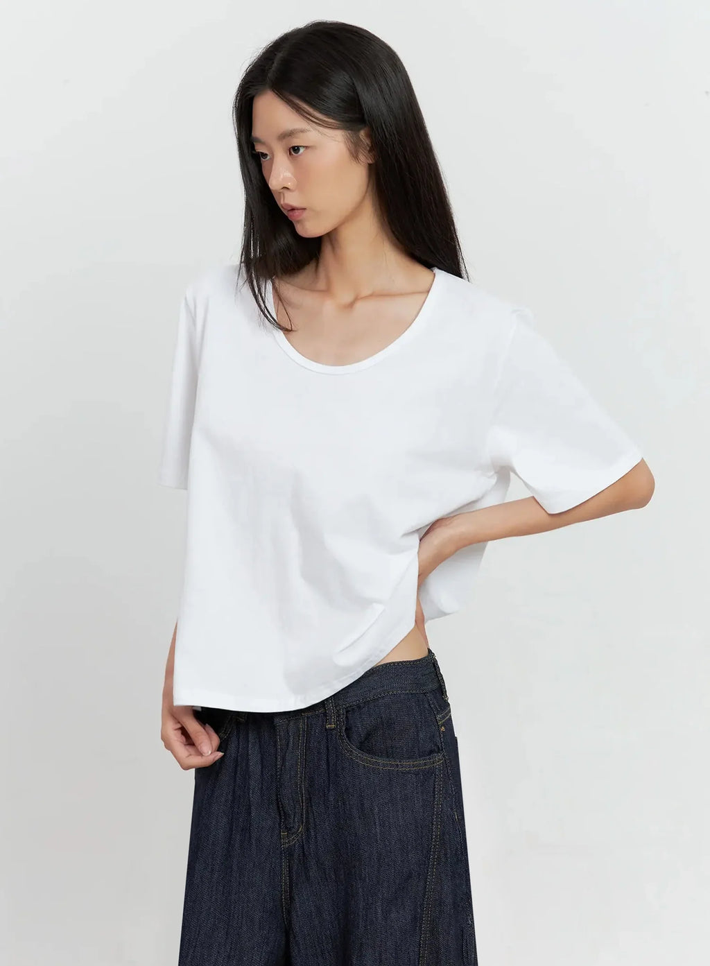 Basic U-Neck T-Shirt IL528