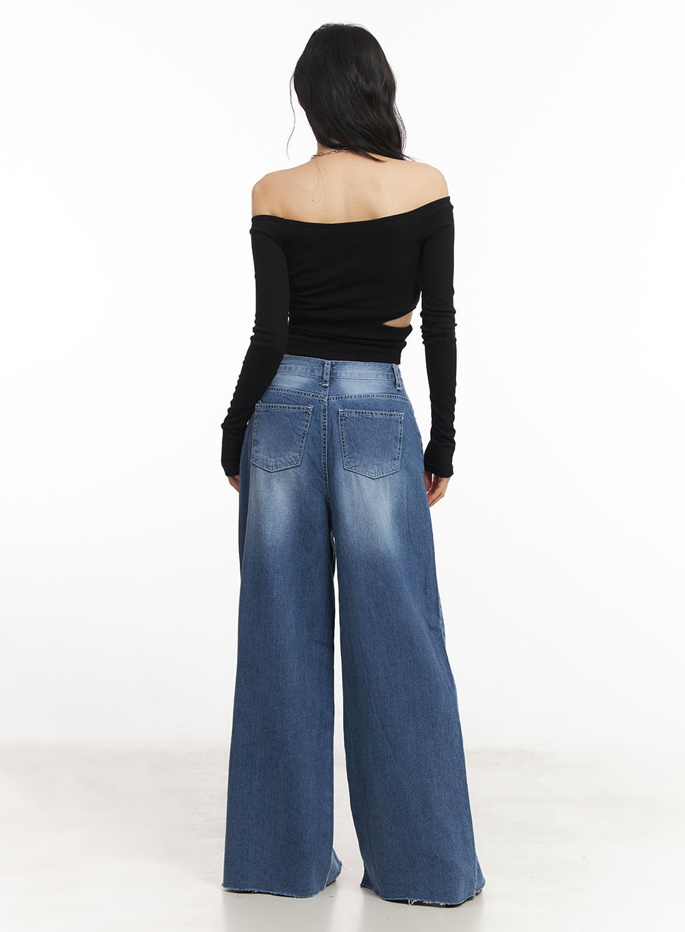 Cut-Out Off-Shoulder Long-Sleeve Crop Top CA504