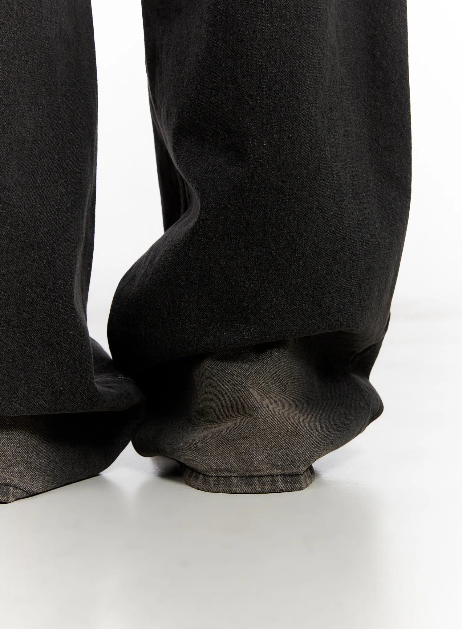 Ari Washed Wide-Leg Denim Jeans CL521