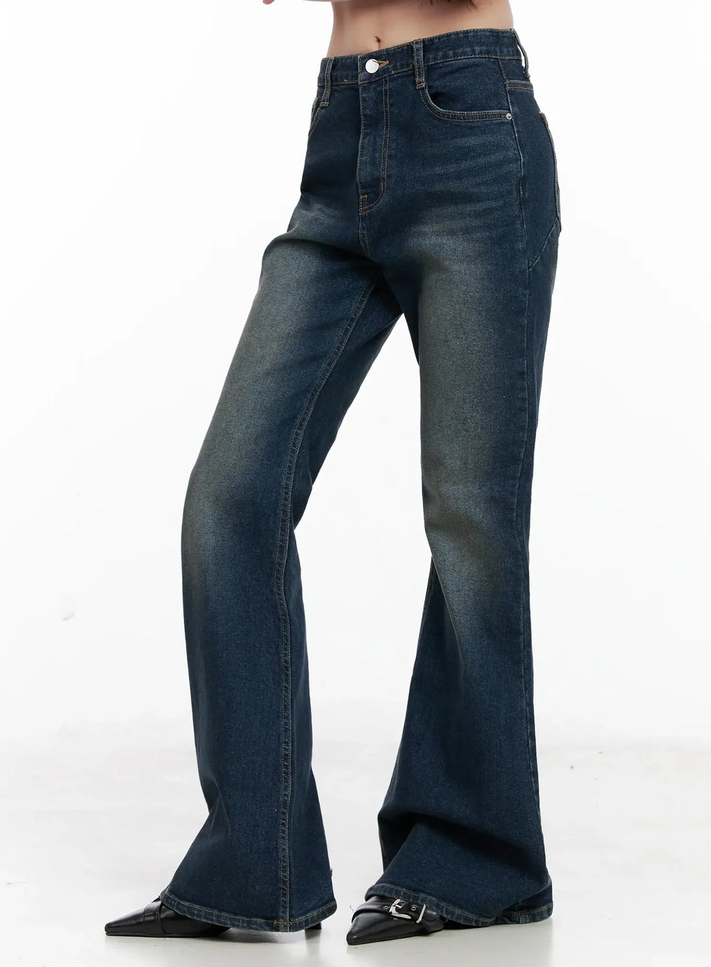 Seoyeon High-Waist Distressed Flare Jeans IL531