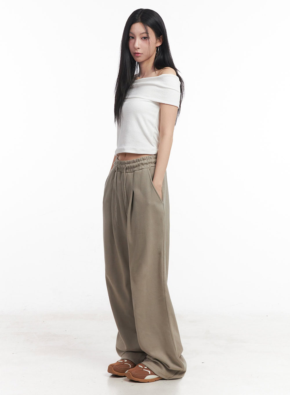 Cotton Pintuck Wide-Fit Sweatpants IY516