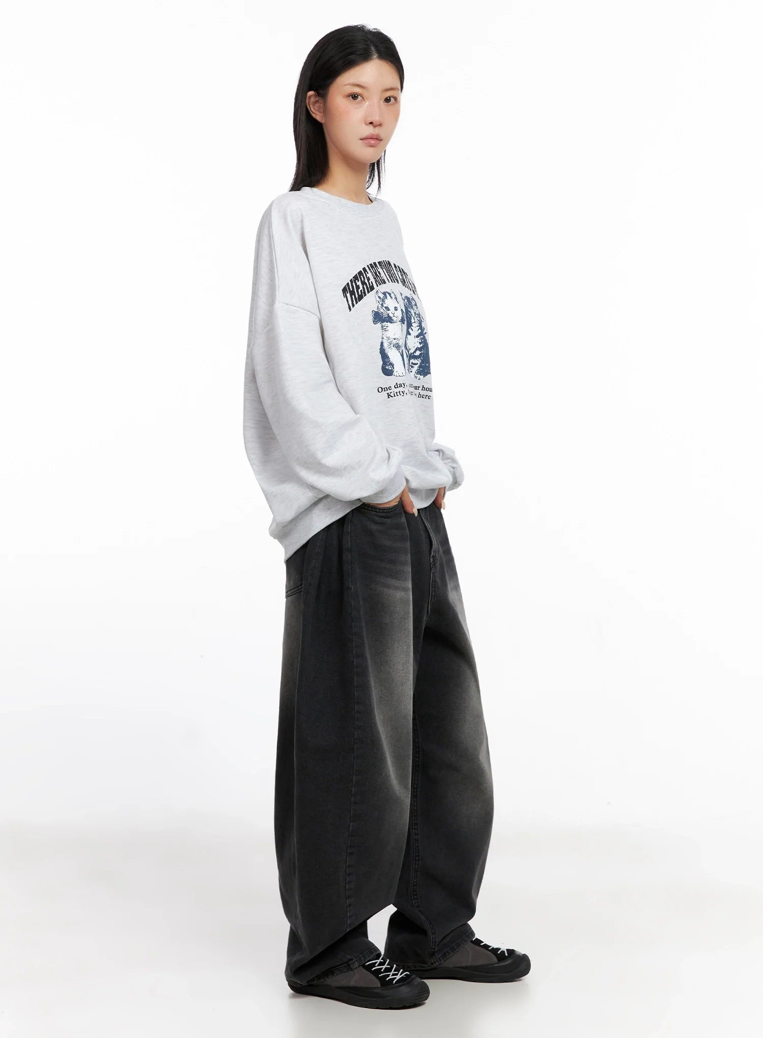 Cat Print Graphic Sweatshirt IS508