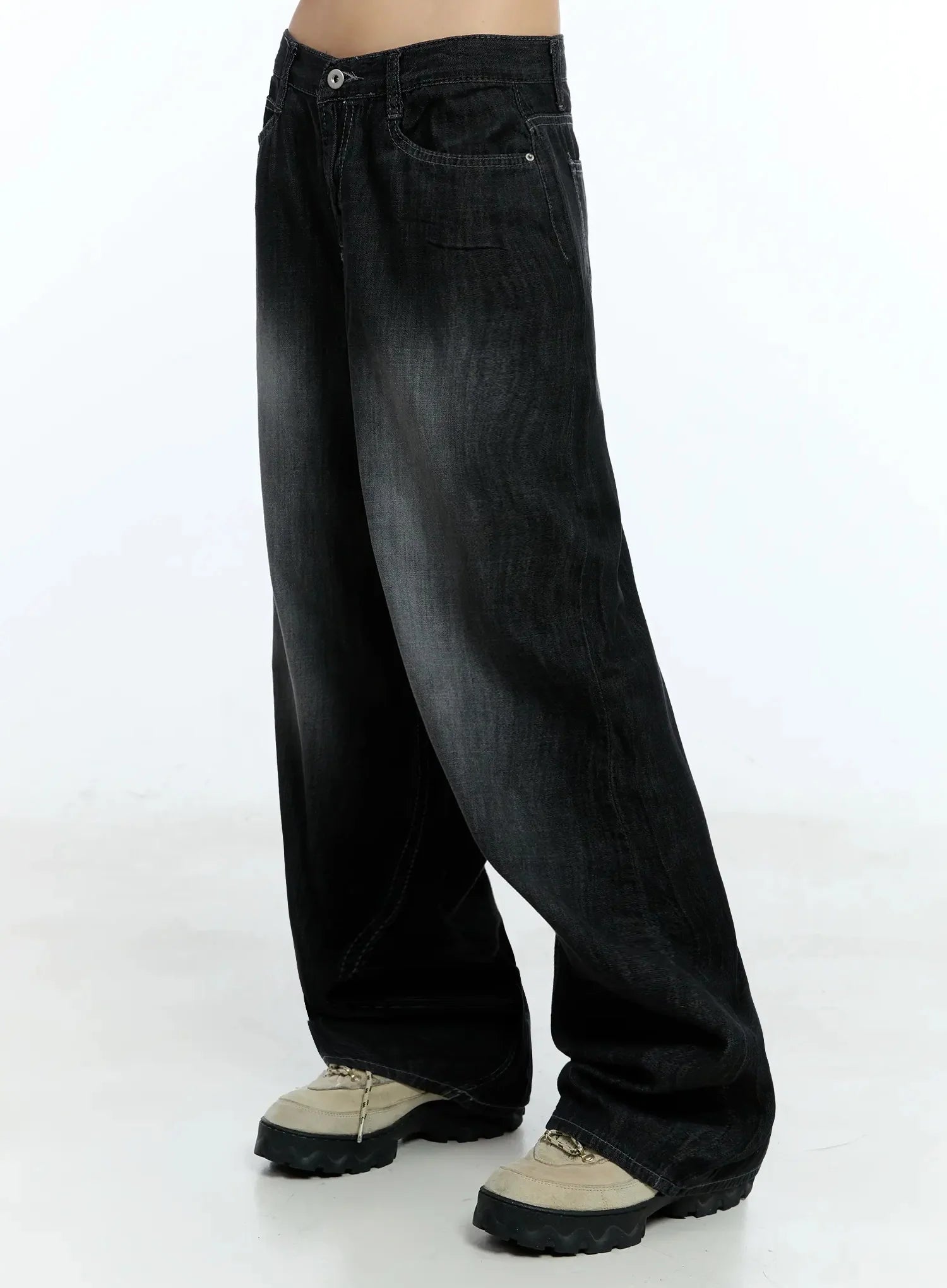 Wendy Washed Wide-Leg Jeans IU524