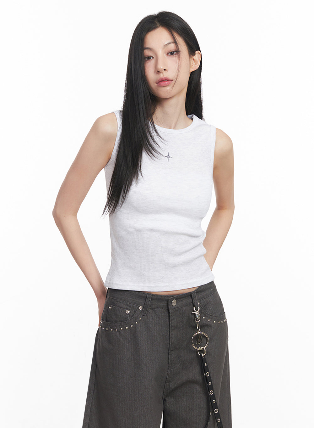 Slim-Fit Sleeveless Star Graphic Top IY516