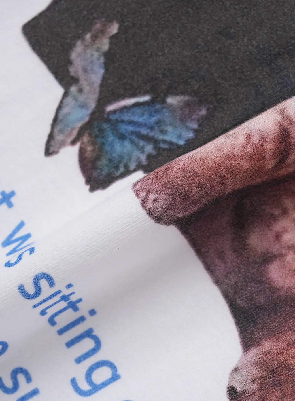 Kitty Graphic Tee IU526