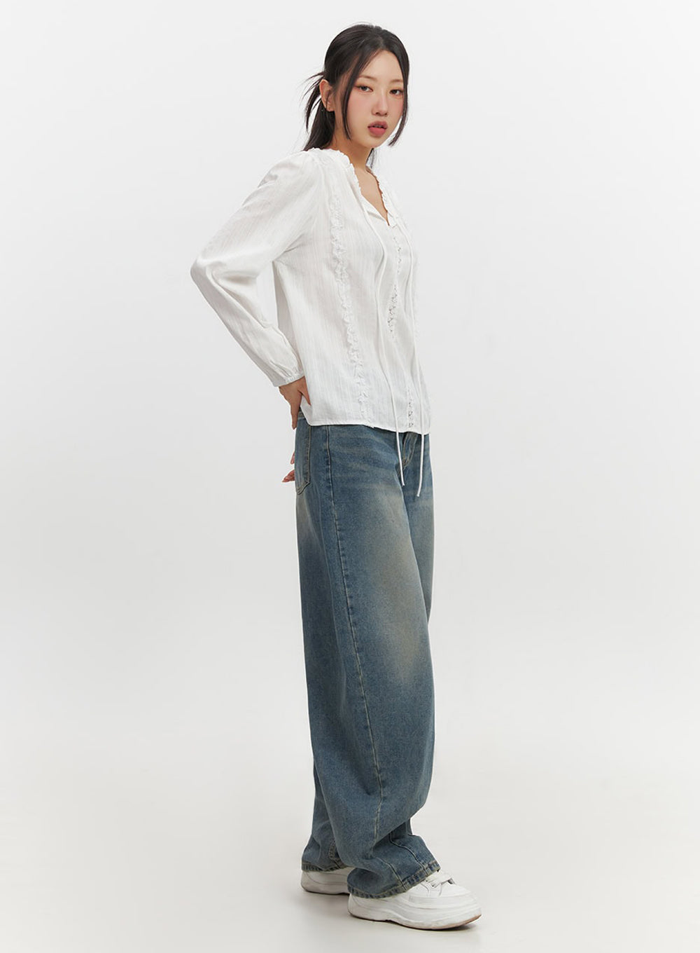 Lace-Trim Loose-Fit Blouse IF511