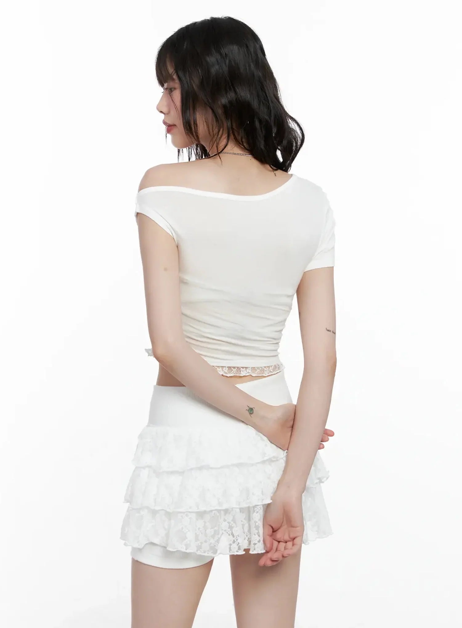 Asymmetric Off-Shoulder Lace-Trim Top IL531