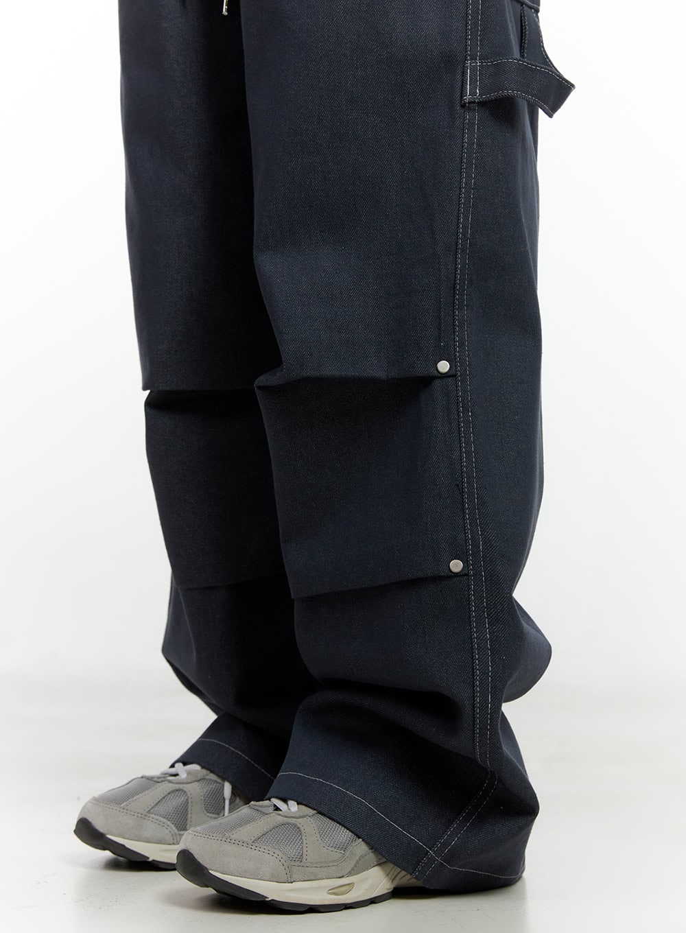 Non-Fade Wide-Leg Denim Trousers CN412