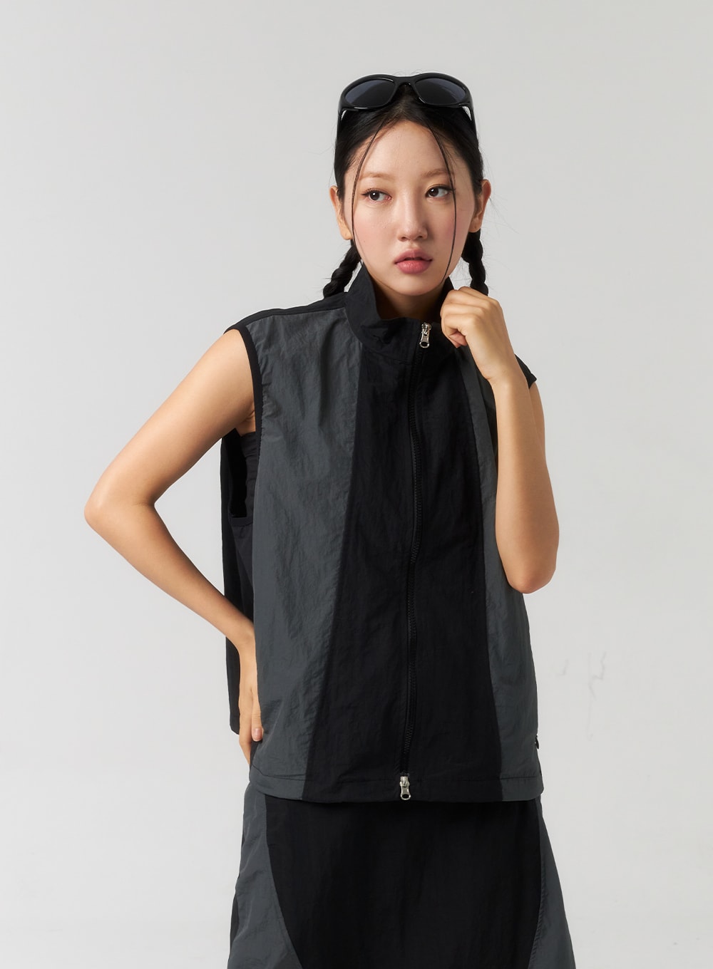 Nylon Sleeveless Zip-Up CU323