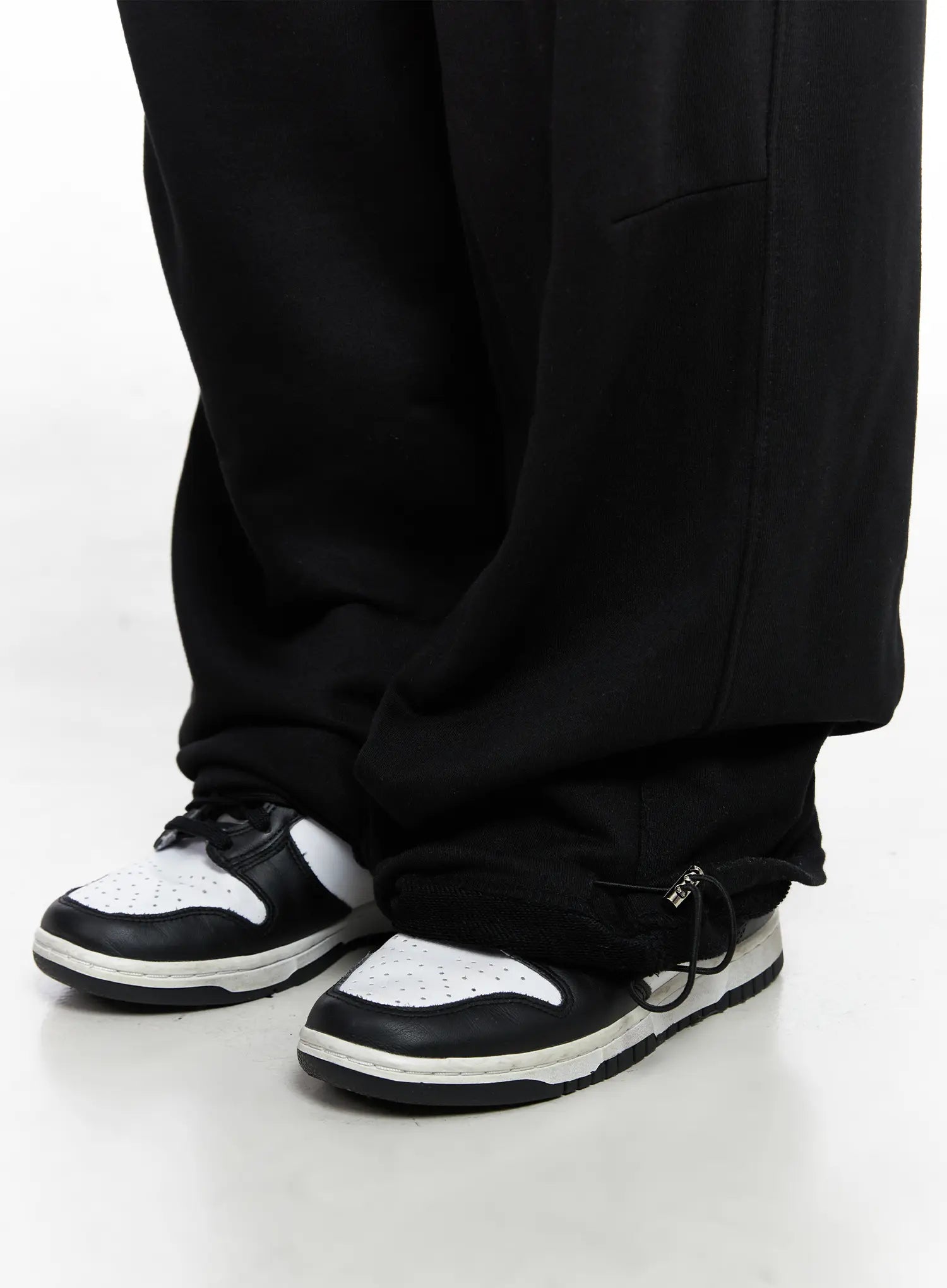 Side Graphic Wide-Leg Sweatpants CO510