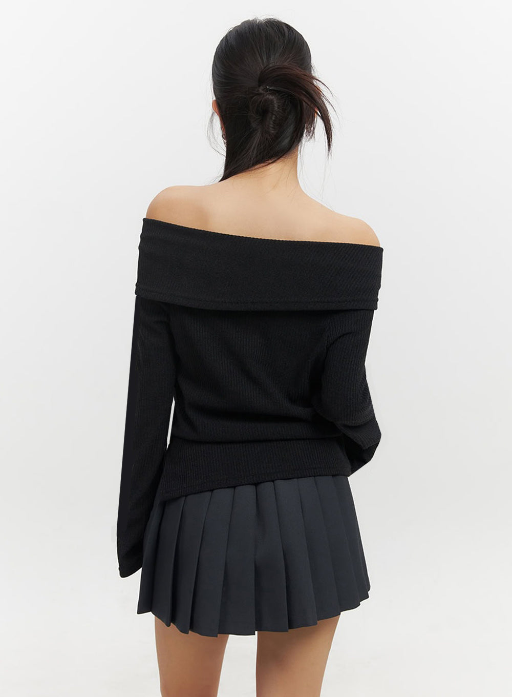 Off-Shoulder Buttoned Long-Sleeve Top IF510