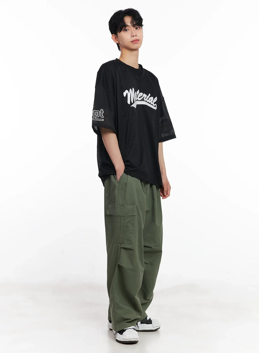 Men's Embroidered Mesh Graphic Tee IU526