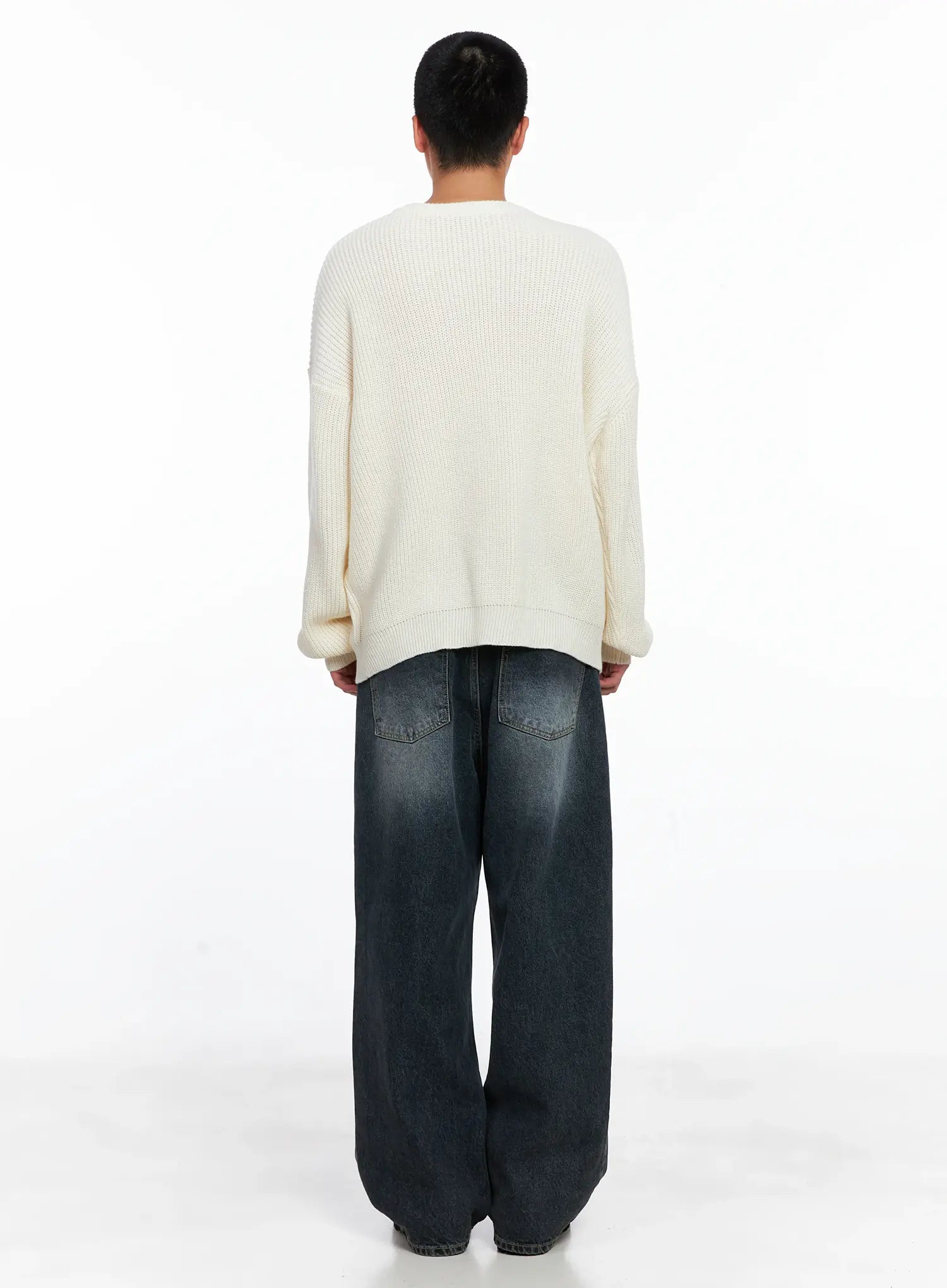 Men's Relaxed-Fit Washed Jeans IS509