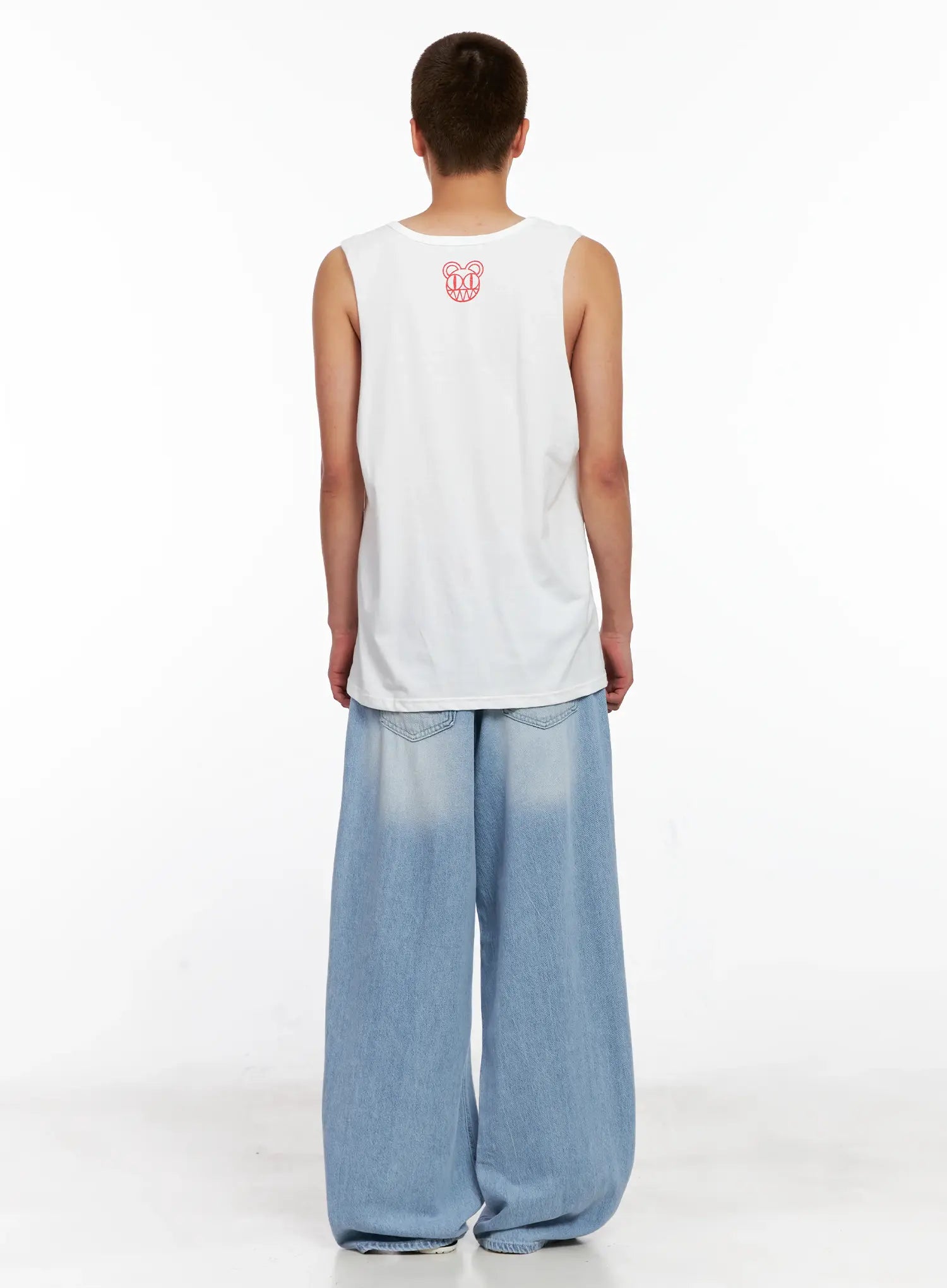 Men's Light-Wash Denim Jeans IG508