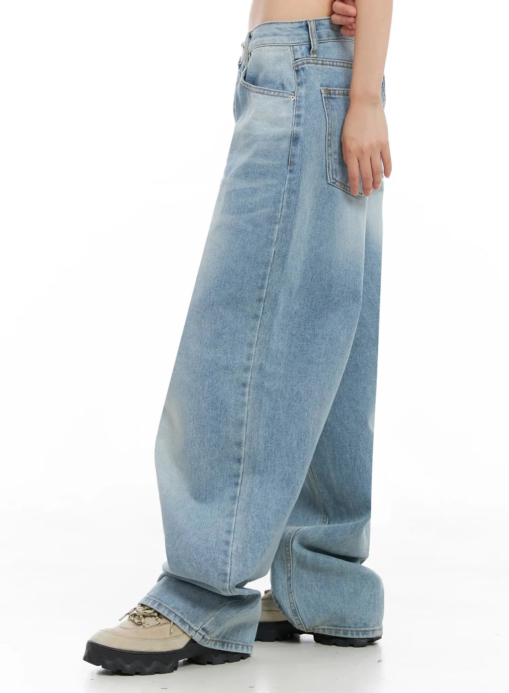 Dain Washed Wide-Leg Jeans IL531