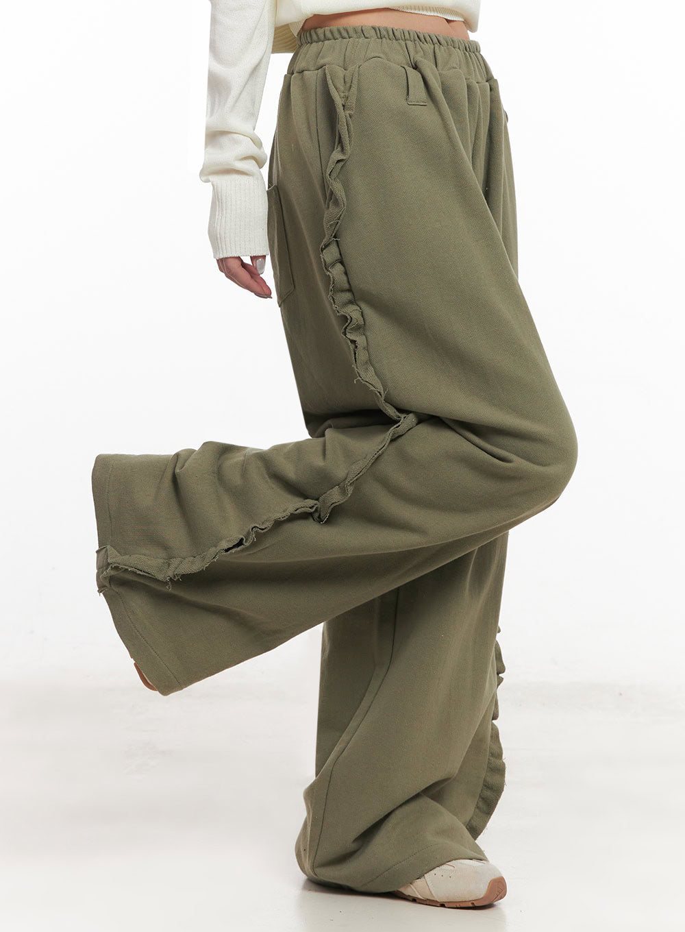 Frill Wide-Leg Sweatpants IM525