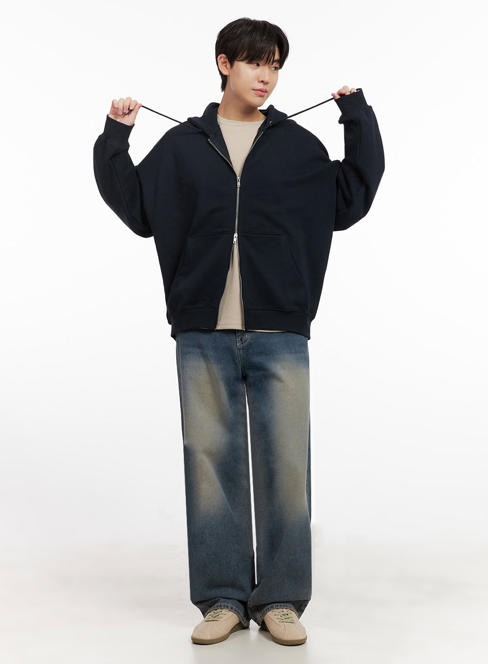 Men's Essential Round Neck Long Sleeve Tee IJ517