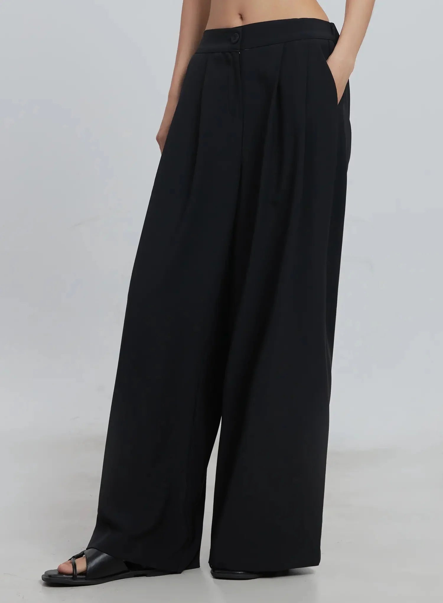 Pintuck Wide-Leg Pants IU512