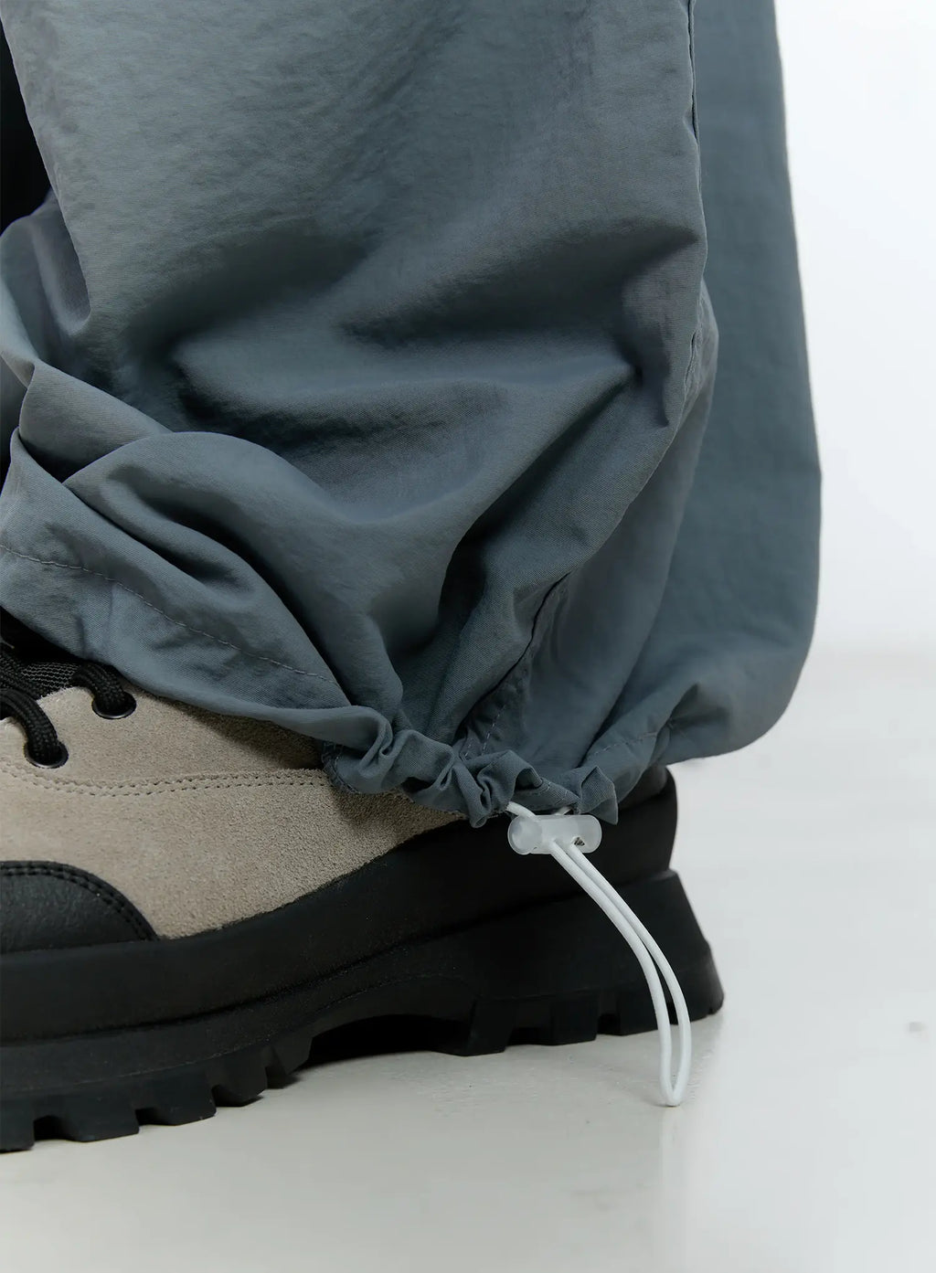 Men's Parachute Cargo Pants IG501