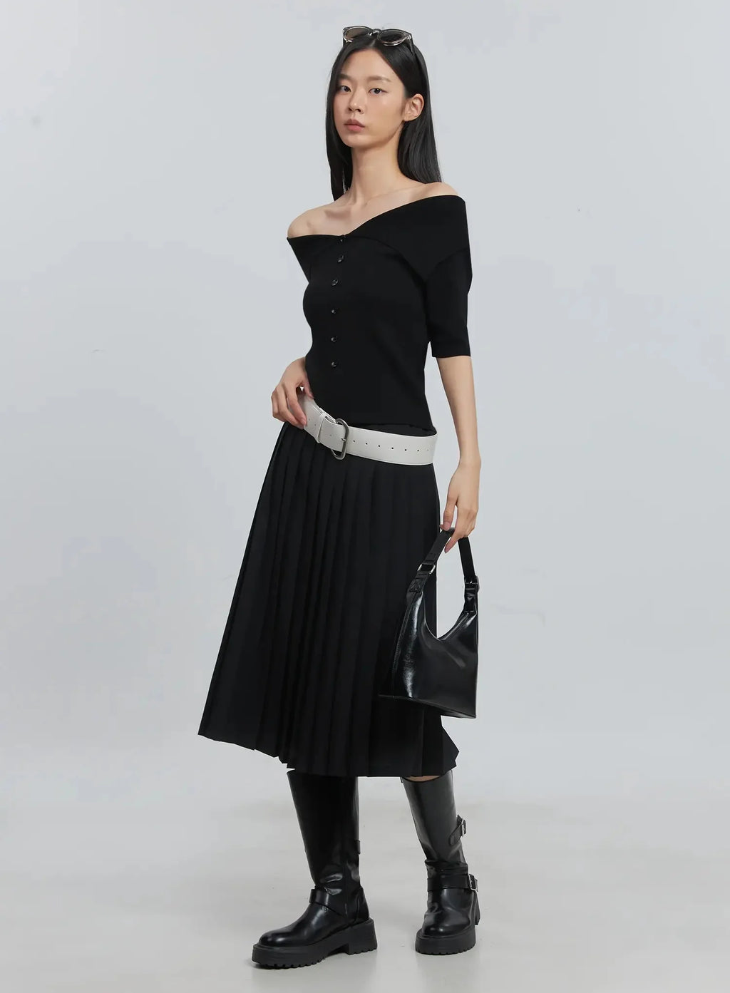 Off-Shoulder Buttoned Tee IU512