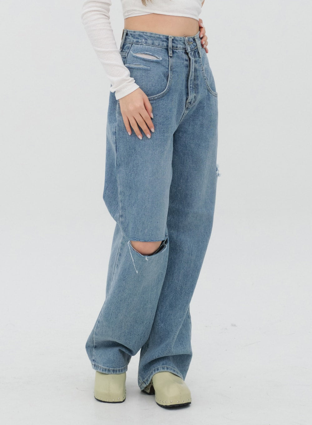 Torn Wide Leg Jeans C1002