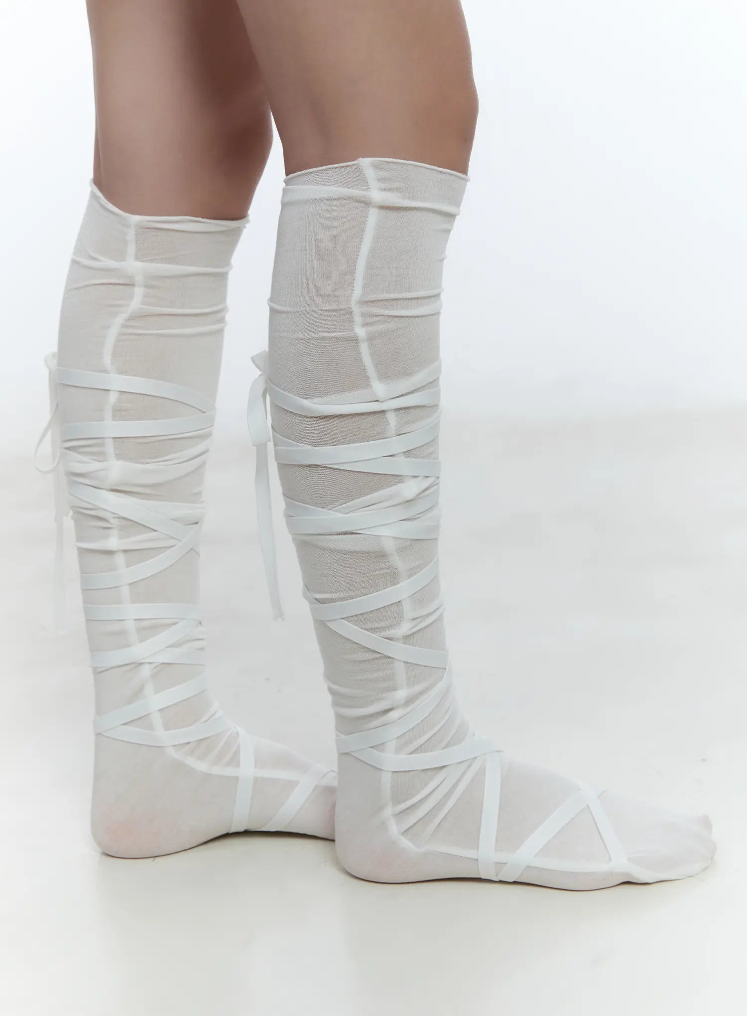 Ribbon Strap Knee-Length Socks CU527