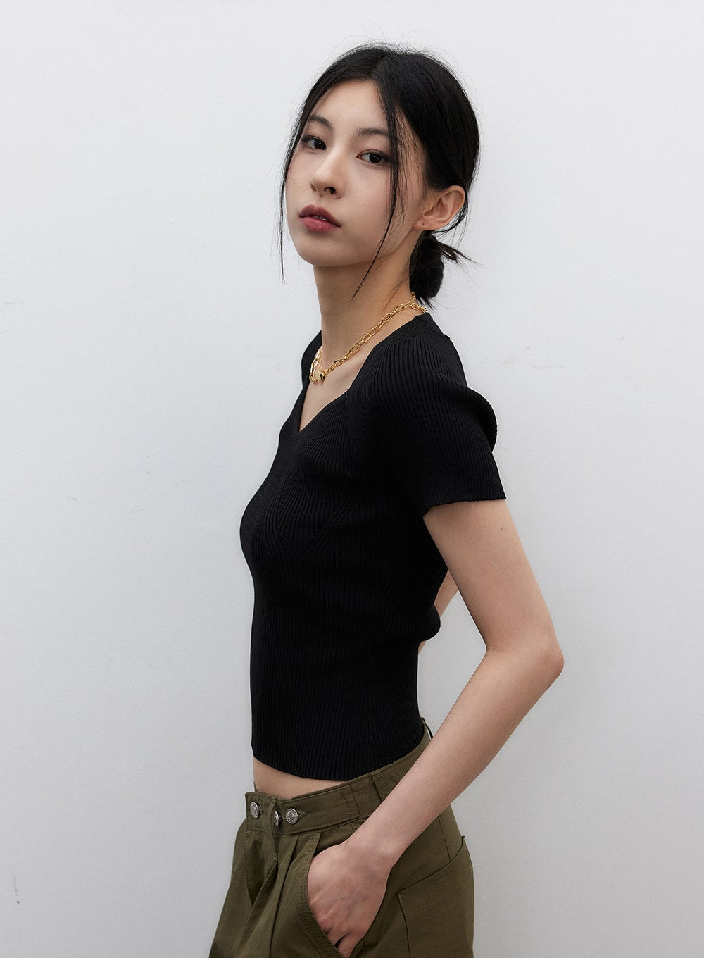 Heart Neck Ribbed Tee IY331