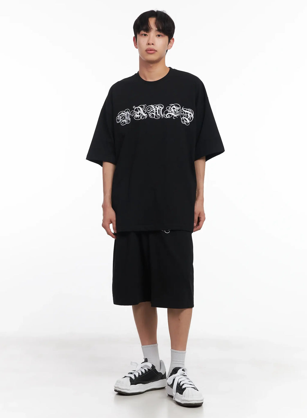 Men's Embroidered Graphic Tee IU518