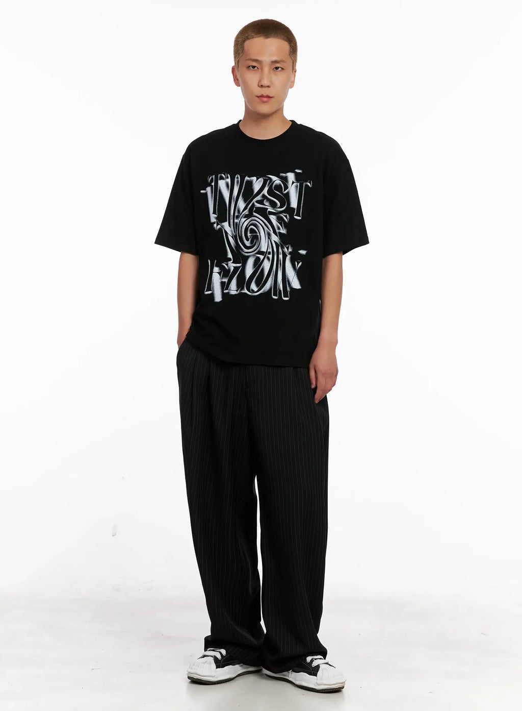 Men's Twist Graphic Tee IL521