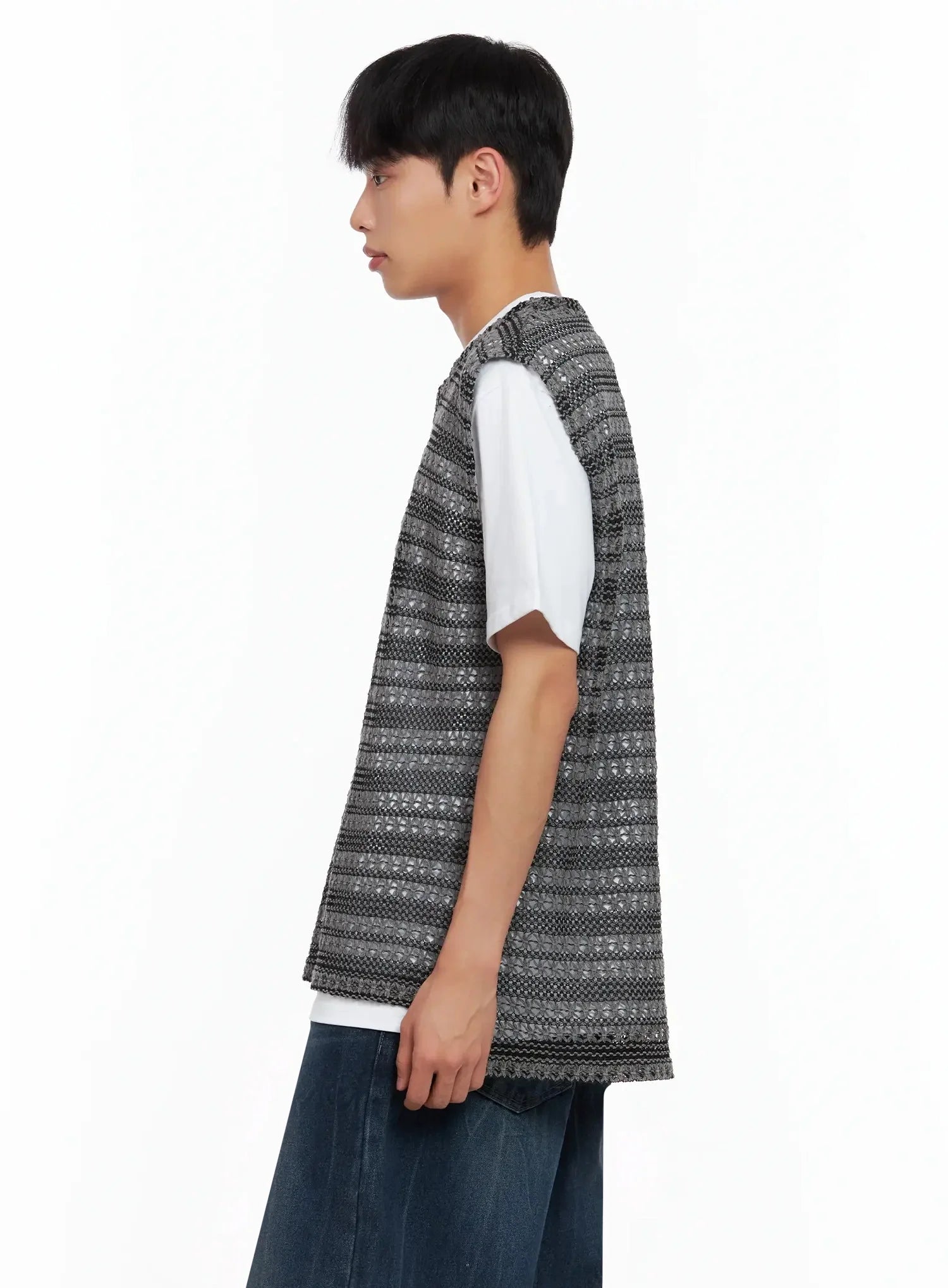 Men's Striped Knit V-Neck Vest IL516
