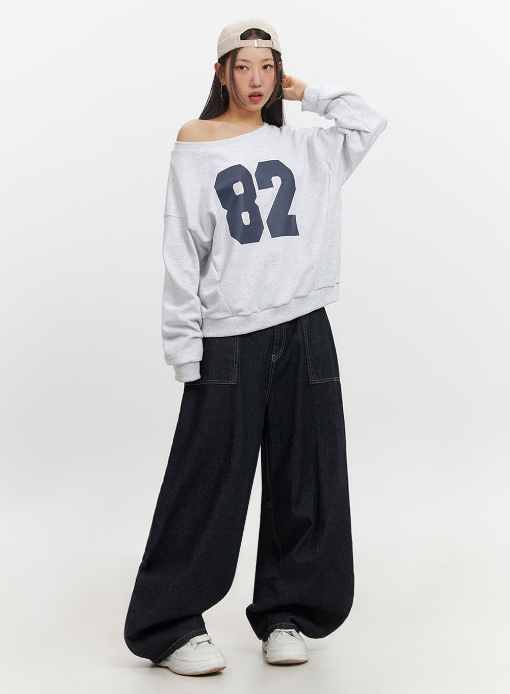 One-Shoulder Graphic Crewneck IF510