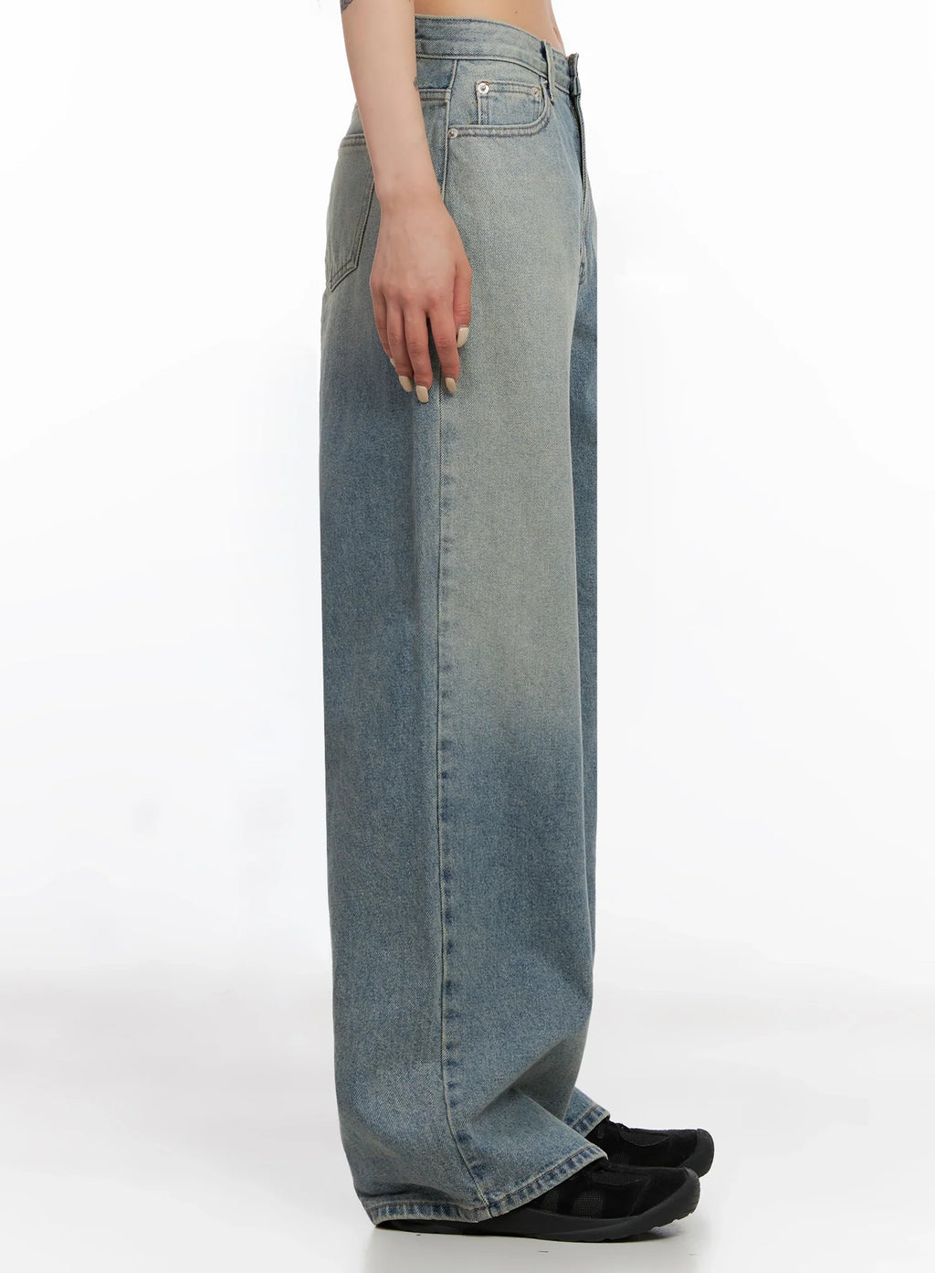 Elani Light Washed Wide Leg Jeans IS508