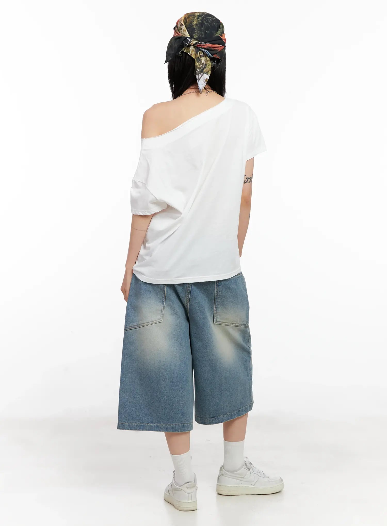 Off-Shoulder Seashell Tee CL525