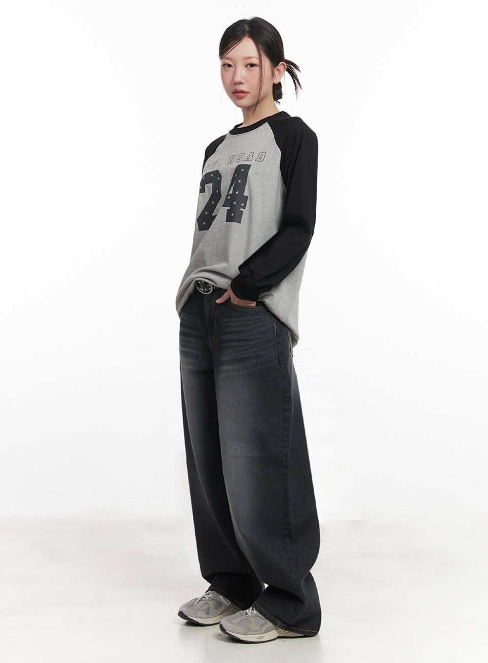 24 Graphic Long-Sleeve T-Shirt IM528