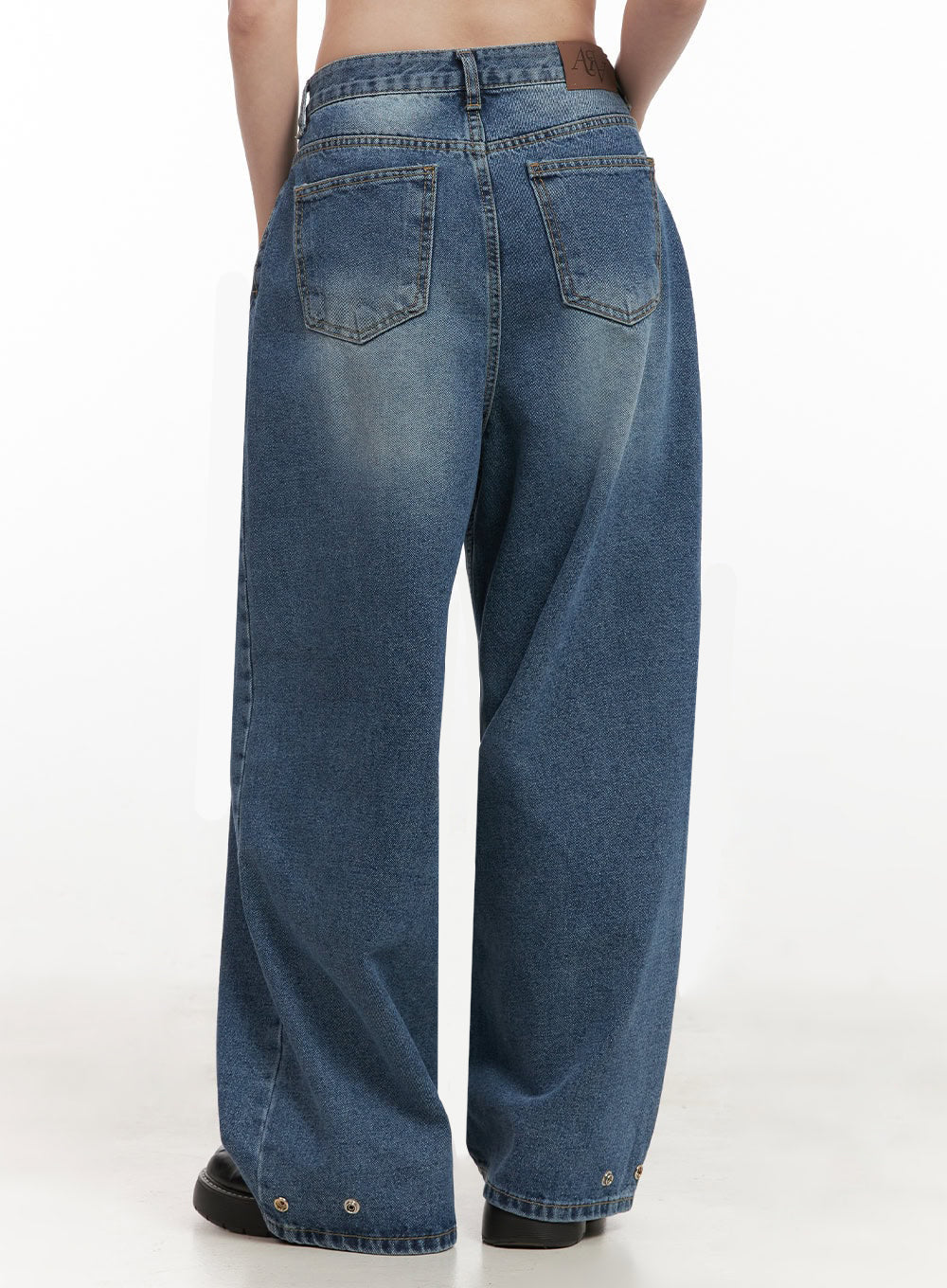 Alyssa Washed Wide-Fit Jeans IJ527